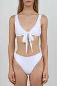 תמונת דוגמן קידמית של טופ בגד ים לבן עם קשירת פפיון