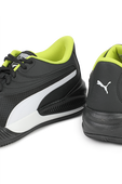 תמונת תקריב של Triple Basketball Shoes in Black and White