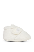 מארז ניובורן כובע ונעליים בלבן UGG