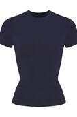 תמונה קידמית של T-SHIRT