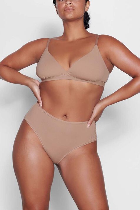 CROSSOVER BRALETTE SKIMS