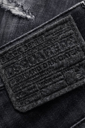 מכנסי ג'ינס סופר סקיני בשטיפה שחורה  DSQUARED2