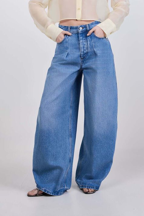 מכנסי ג'ינס מתרחבים