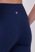 תמונת תקריב דוגמן של lululemon Align&trade; High-Rise Jogger Regular