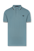 חולצת פולו בגוון תכלת עם לוגו רקום FRED PERRY