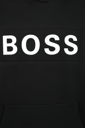 סווטשירט שחור עם לוגו קונטרסטי בולט BOSS