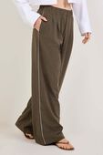 תמונת דוגמן קידמית של *Seersucker Wovenair Hr Pleated Pant Reg