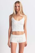תמונת דוגמן קידמית של CABLEKNIT SHORT
