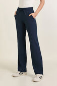 תמונת דוגמן קידמית של Soft Jersey Straight-Leg Mid-Rise Pant *REG