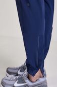 תמונת תקריב דוגמן של Perforated Running Pant Regular