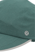 תמונת תקריב של Fast and Free Running Hat WovenAir
