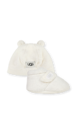 מארז ניובורן כובע ונעליים בלבן UGG