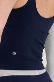 תמונת תקריב דוגמן של lululemon Glow Up&trade; Tank Top
