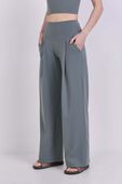 תמונת דוגמן קידמית של lululemon Align&trade; Palazzo Pant Regular