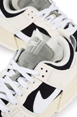 תמונת תקריב של Dunk Low Disrupt in Ivory
