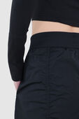 תמונת תקריב דוגמן של Front-Zip Mid-Rise Ruched Crop