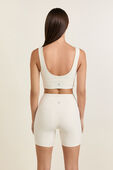 תמונת דוגמן אחורית של Align V Neck Bra C/D
