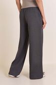 תמונת דוגמן אחורית של Scuba Mid-Rise Wide-Leg Pant