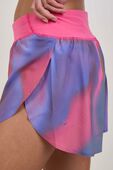 תמונת תקריב דוגמן של Fast and Free High-Rise Classic-Fit Split Short 3''
