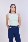 תמונת דוגמן קידמית של Nulu Twist-Back Tank Top