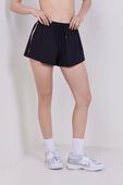 תמונת דוגמן קידמית של Swift Relaxed High-Rise Running Short 2.5''