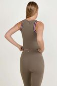 תמונת דוגמן אחורית של Groove High-Neck Tank *Stripe Trim