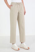 תמונת דוגמן קידמית של Straight-Leg Mid-Rise Pant Luxtreme