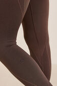 תמונת תקריב דוגמן של Seamless HR Training Tight 25''