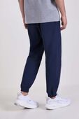 תמונת דוגמן אחורית של License to Train Textured Jogger Regular