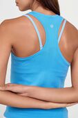 תמונת תקריב דוגמן של Swiftly Tech Scoopneck Tank 2.0 *Race