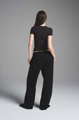 תמונת דוגמן אחורית של CLASSIC STRAIGHT LEG PANT