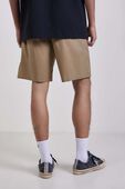 תמונת דוגמן אחורית של Woven Relaxed-Fit Pleated Short 8''