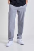 תמונת דוגמן קידמית של ABC WovenAir&trade; Slim Pull-On Pant Regular