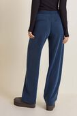 תמונת דוגמן אחורית של Softstreme Pintuck Mid-Rise Pant Regular