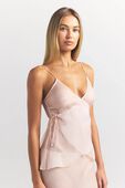 תמונת דוגמן קידמית של WRAP CAMI TOP