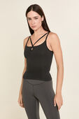 תמונת דוגמן קידמית של Ebb to Street Strappy Cropped Tank Top, B/C Cup