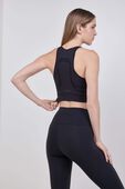 תמונת דוגמן אחורית של Mesh Cutout Tank *SLNSH