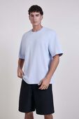 תמונת דוגמן קידמית של Pique Performer Relaxed T-Shirt