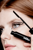 תמונת תקריב של Sisley So Intense Mascara Deep Black 01