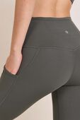 תמונת תקריב דוגמן של Align HR Pant 25'' Leggings *Pockets