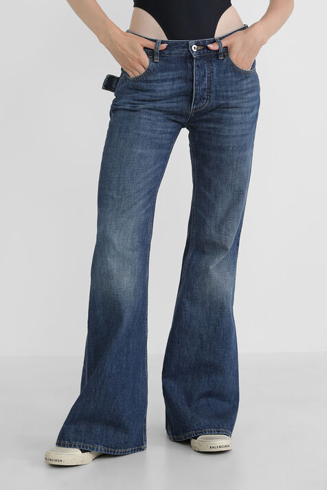 מכנסי ג`ינס בגזרה נמוכה
