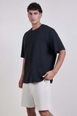 תמונת דוגמן קידמית של Pique Performer Relaxed T-Shirt