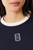 תמונת תקריב דוגמן של חולצת טי