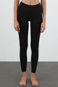 תמונת דוגמן קידמית של High-Waist Airbrush Legging In Black