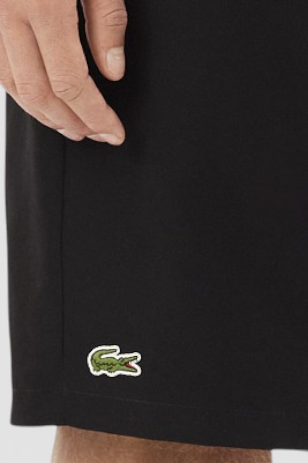 תמונת תקריב דוגמן של מכנסי ג'וגר קצרים