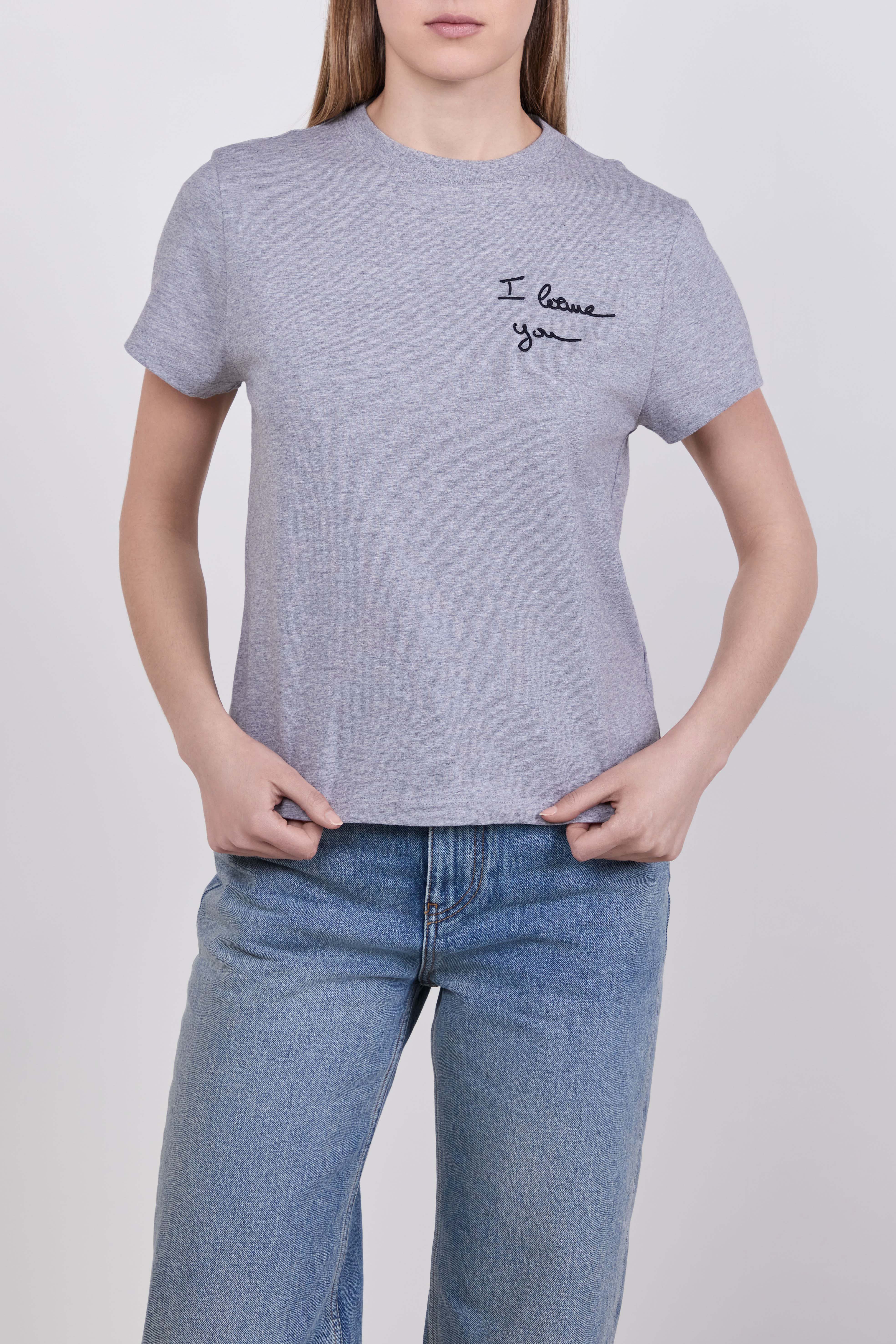 תמונת דוגמן קידמית של חולצת טי בגזרה ישרה