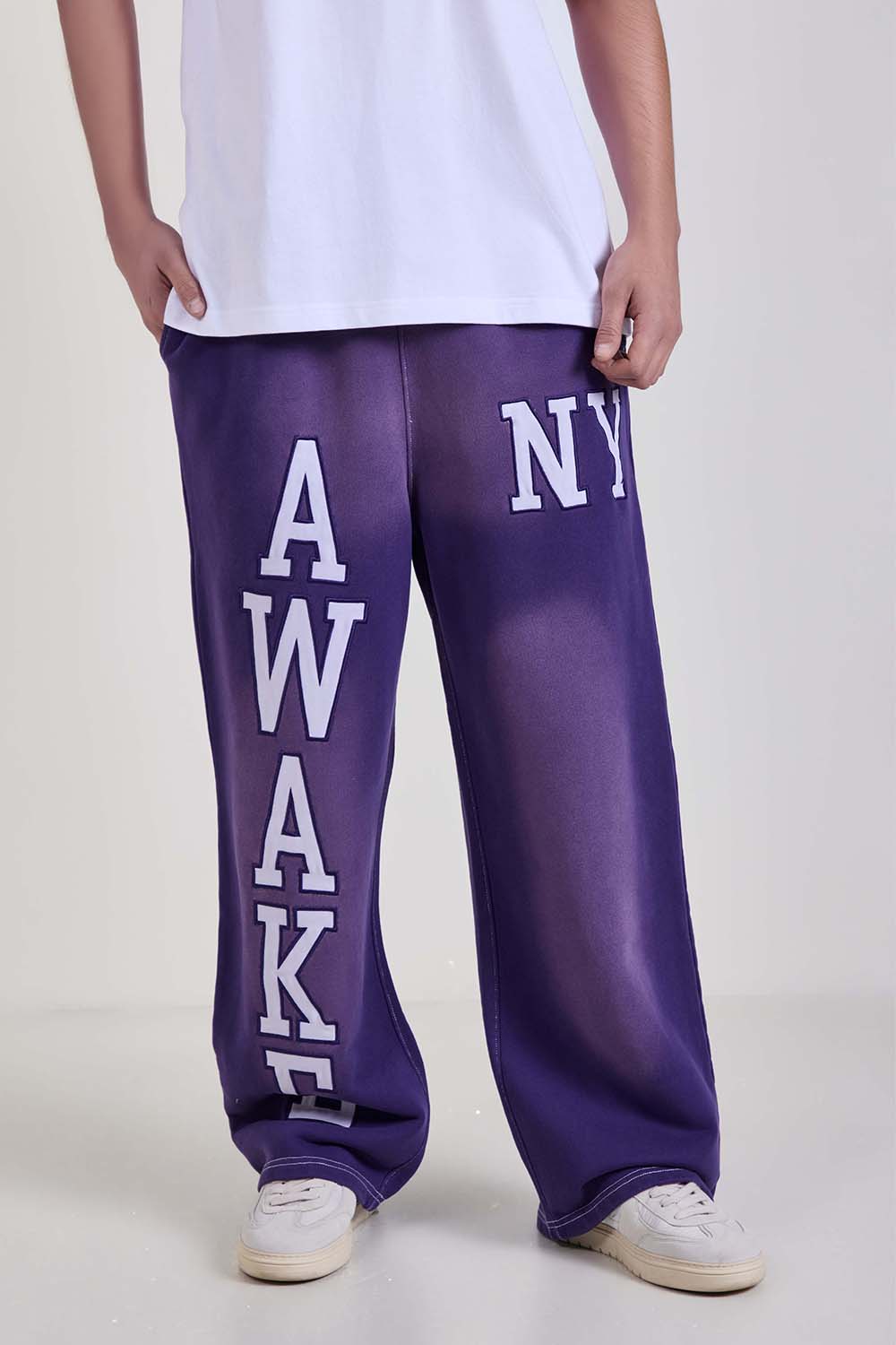 תמונת דוגמן קידמית של מכנסי ג'וגר בגזרה משוחררת