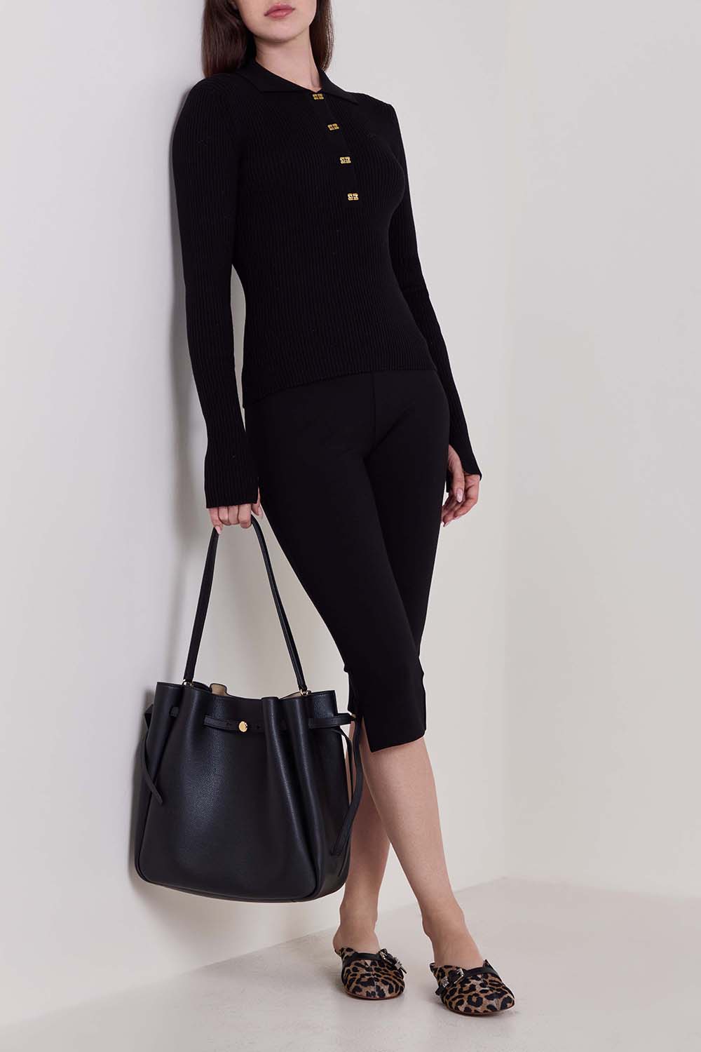 תמונת דוגמן קידמית של נעלי מיולס עקב קיטן