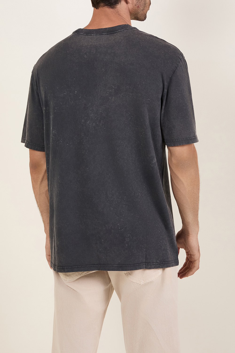 תמונת דוגמן אחורית של חולצת טי