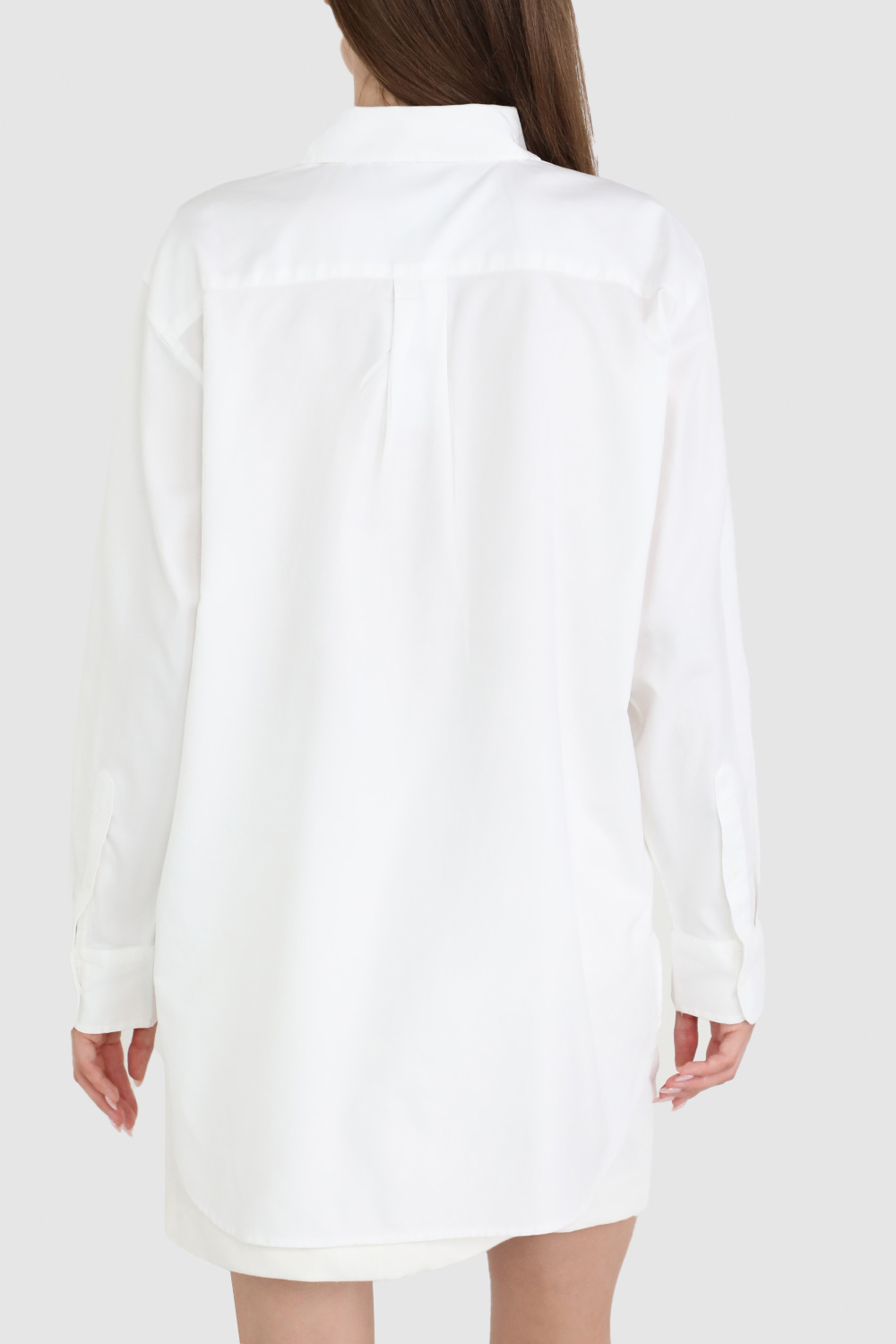 תמונת דוגמן אחורית של חולצת כפתורים ארוכה